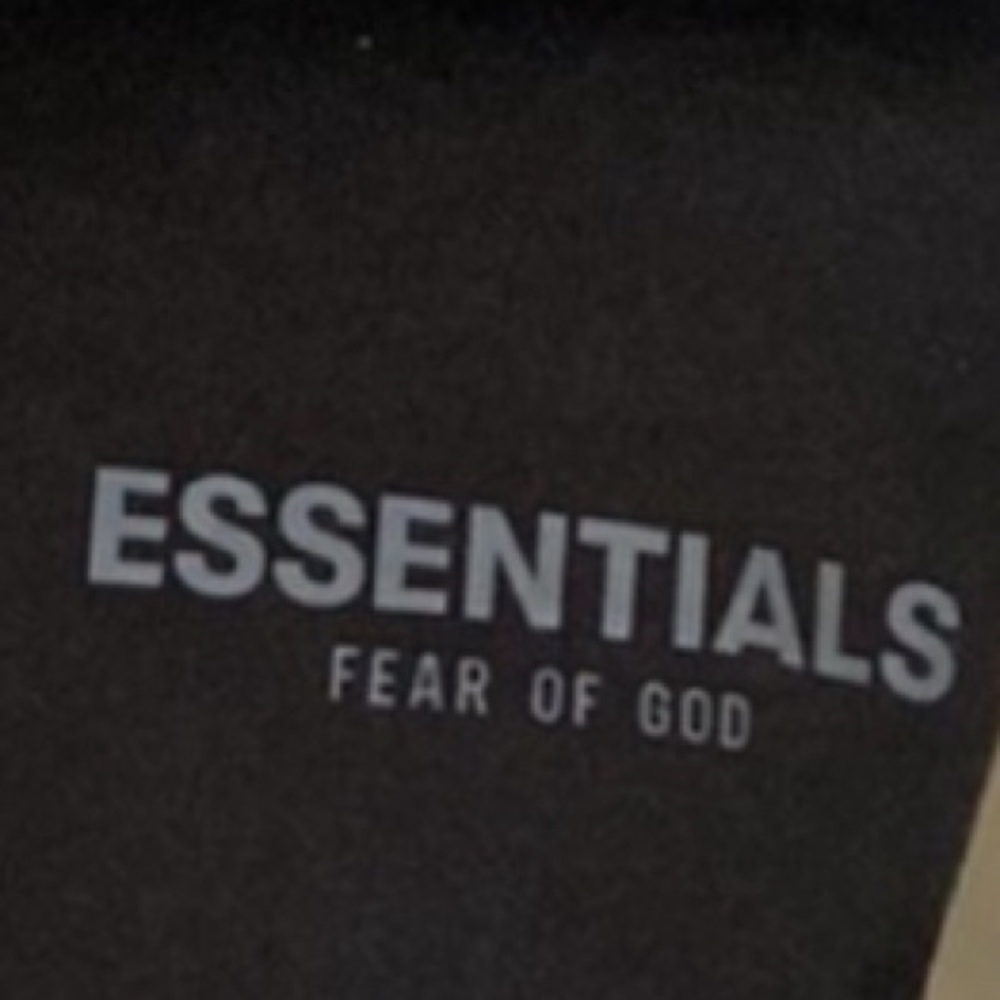 FEAR OF GOD ESSENTIALS Blackw/Gray logo hoodie
Sz:6-7(small) youth - Picture 3 of 10